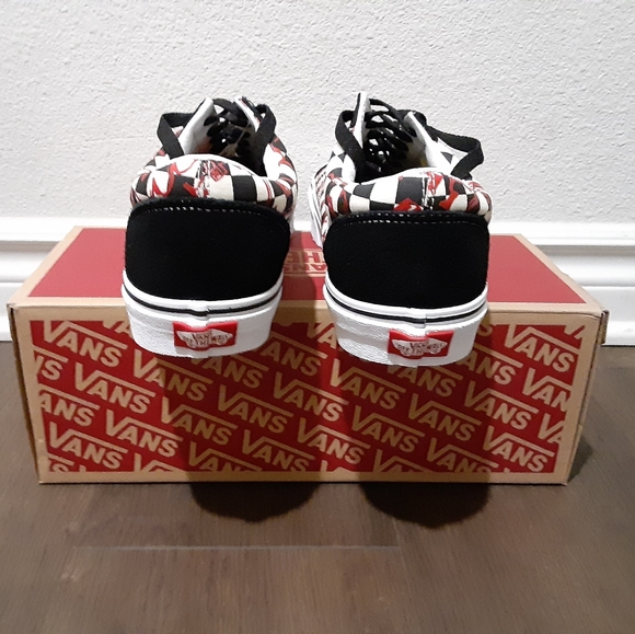 Vans - Picture 3 of 4